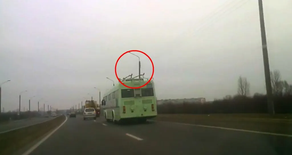 Видео: в Гомеле замечен троллейбус, которому не нужны провода
